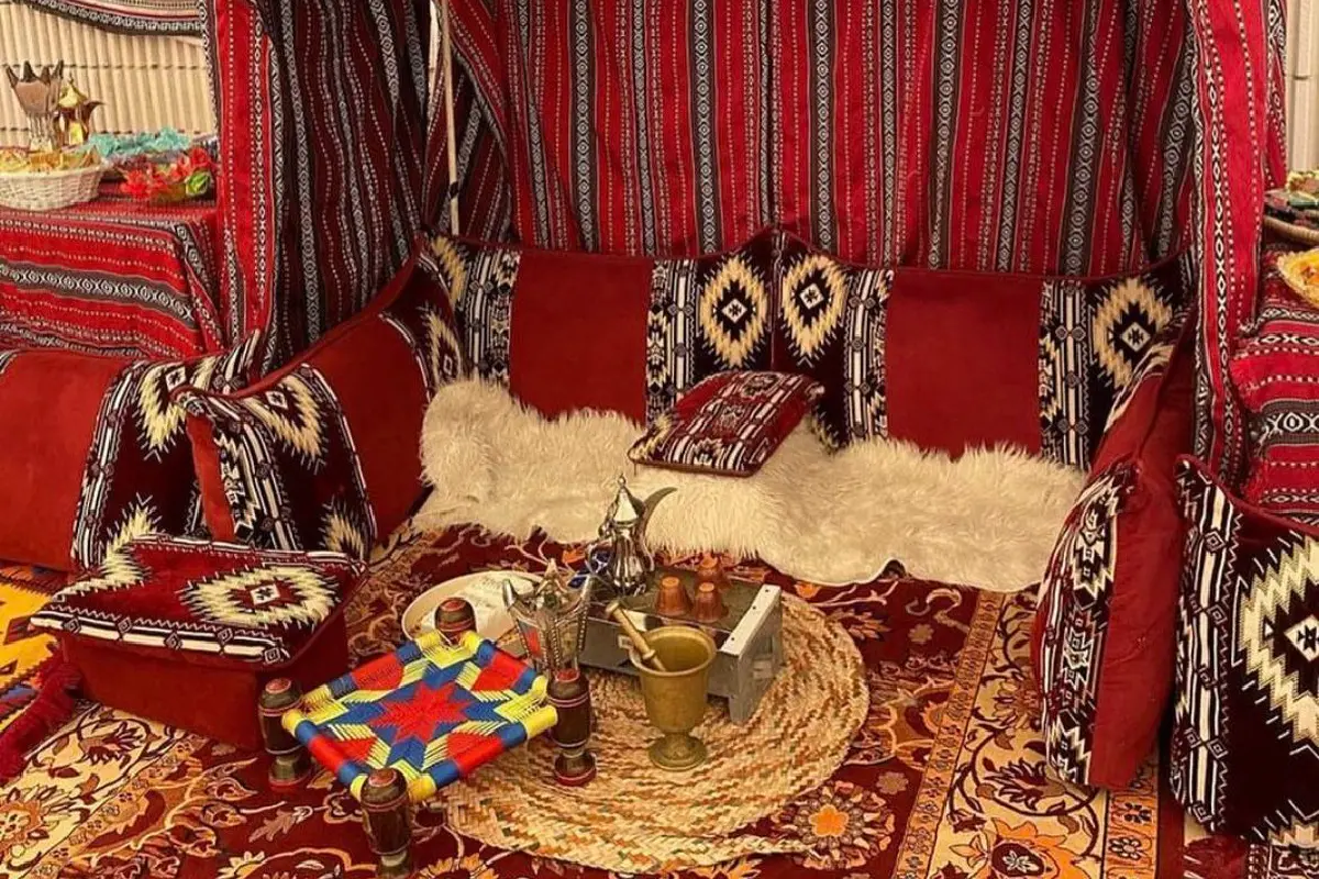 كوشة تراثية خليجية بنقوش السدو من أفراح الكويت